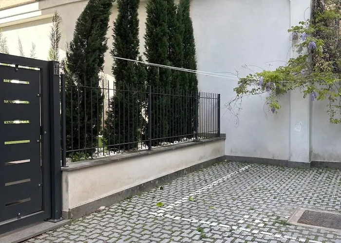 Appartement Con Parcheggio Privato In Proprieta E Giardino Esclusivo *